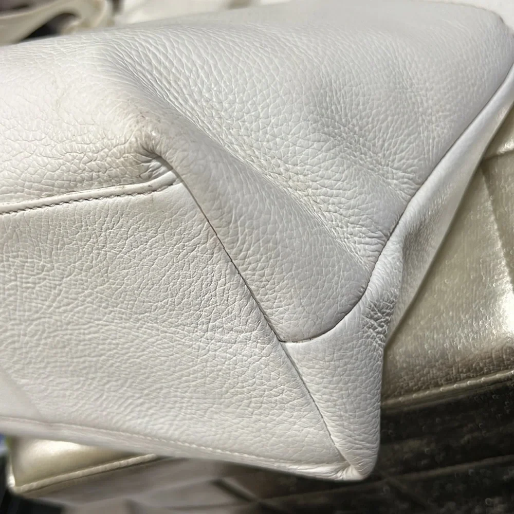 Tahari white leather bag - Picture 11 of 16